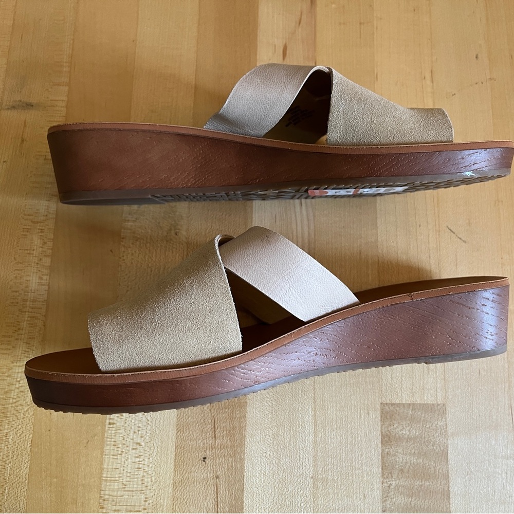 NWT Lucky Brand “Heliara” Wedge Sandals Tan Suede & Leather 11M NEW - Picture 7 of 8